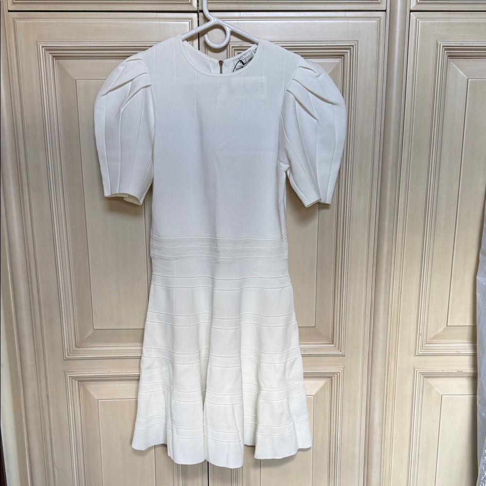 NWT Chic White Puff Sleeve Dress